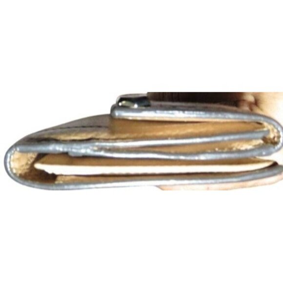 Gucci Vintage Gold Metallic Italian Leather Continental Bifold Flap Long Wallet - Picture 11 of 14